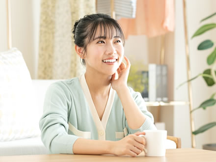 ご存知ですか？私たちは無意識に相手の口元を見ているんです